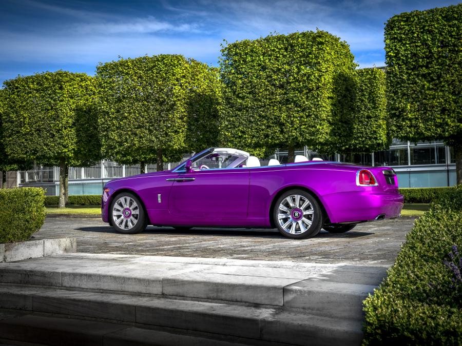  Rolls-Royce Dawn in Fuxia 2017 года  (фото 5 из 14)